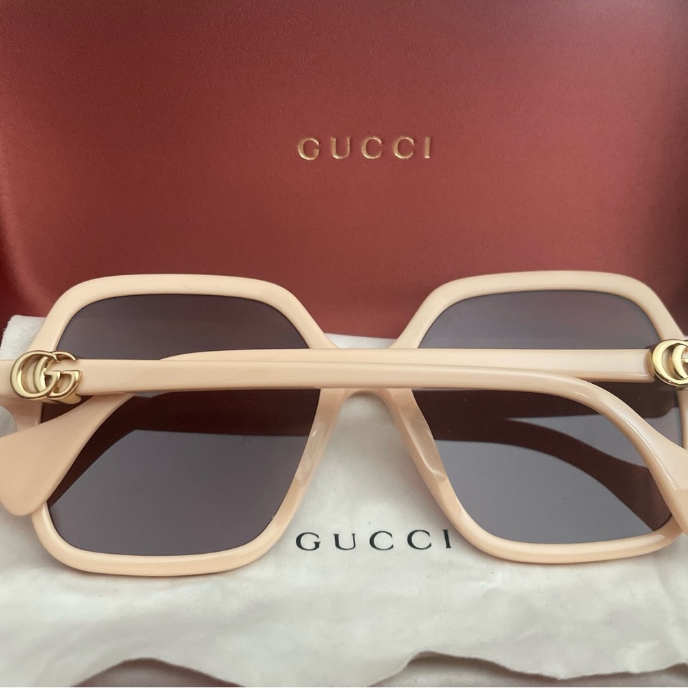 GUCCI sunglasses - new retail $550